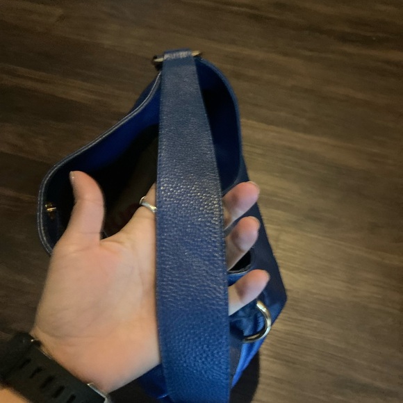 Laggo women’s Leather blue hand Bag - Picture 4 of 5